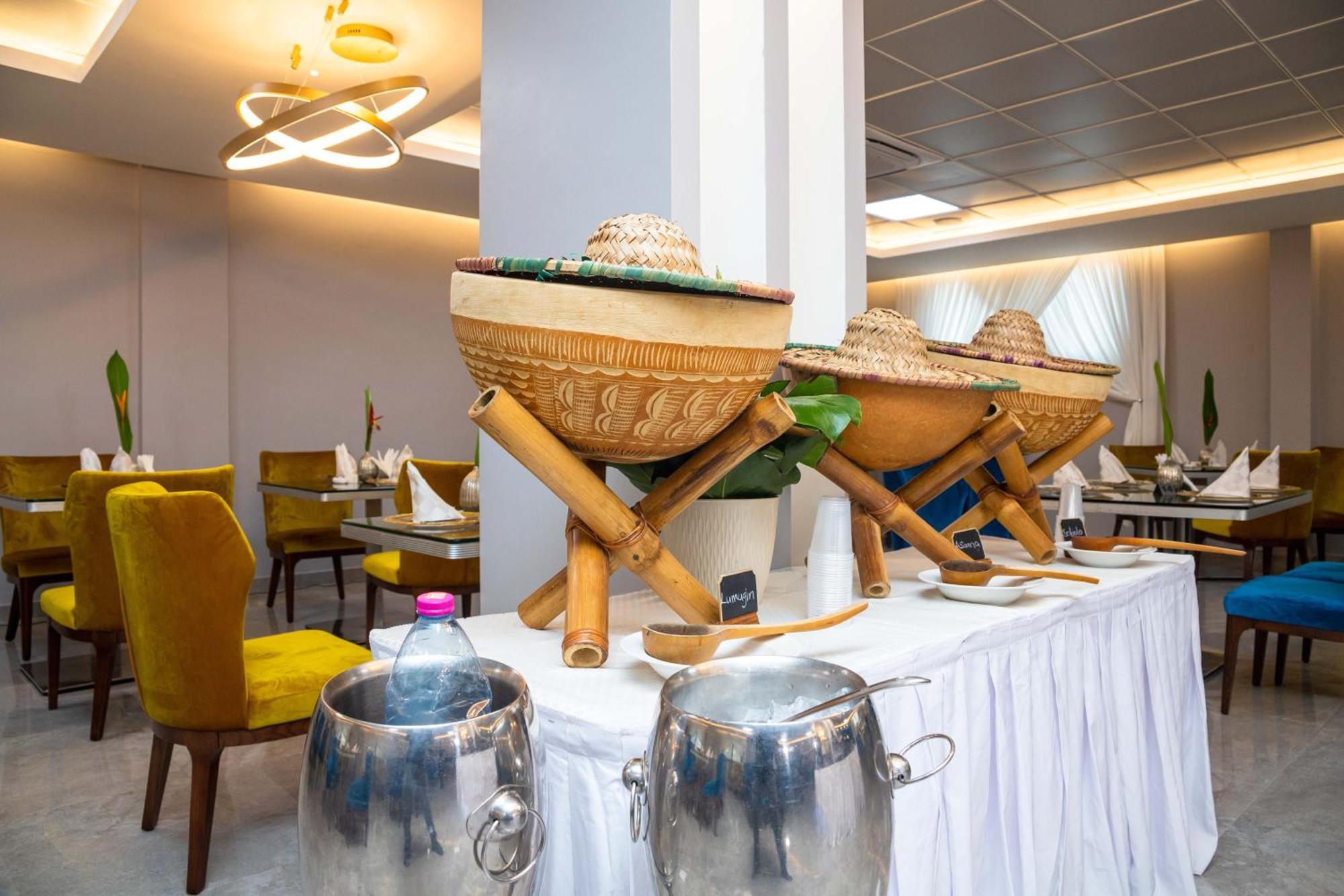Oak Plaza Hotels East Airport Accra Luaran gambar